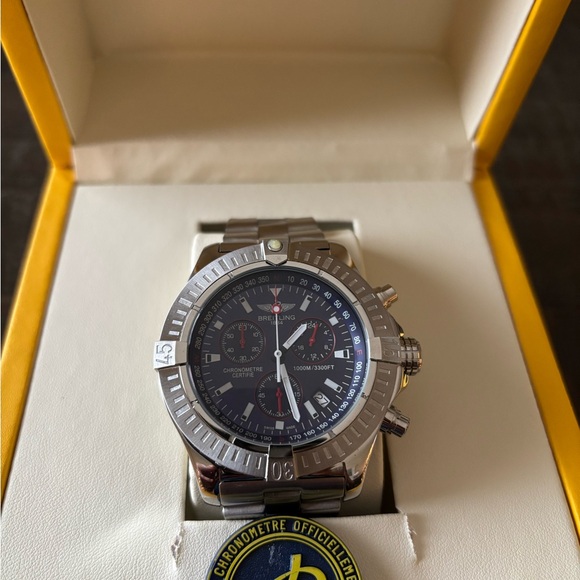 Breitling Men’s Avenger A13380 Watch - Picture 3 of 5